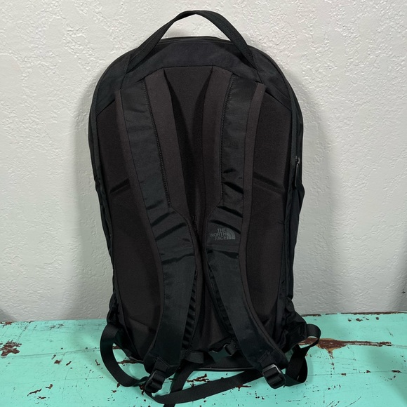 The North Face KABYTE Laptop Commuter Backpack 20L Black - Picture 3 of 8